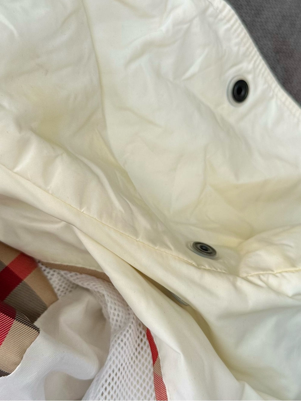 Burberry Ivory/Butter Hooded Lightweight Anorak Jacket - Picture 9 of 16